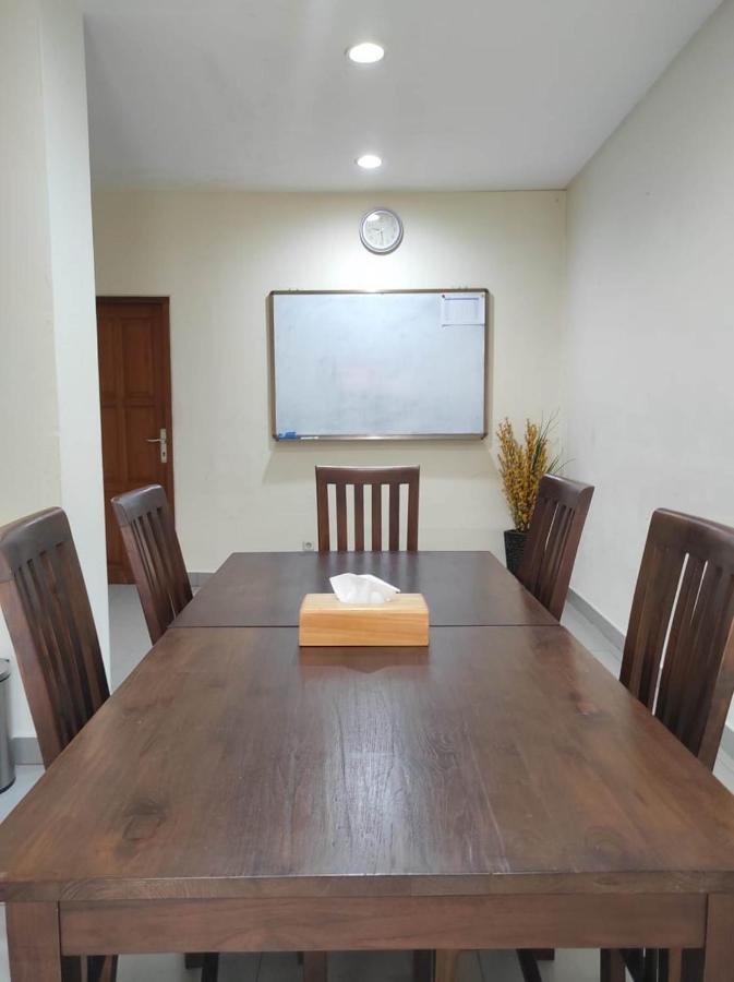 Jambuluwuk Residence Blok M Джакарта Екстериор снимка